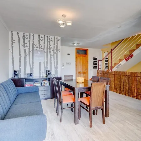 Bonito Triplex Familiar Con Solarium - By Feel Your Holidays شقة كانديلاريا